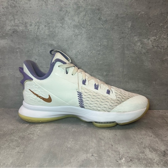 Nike Lebron Witness 5 Basketball Shoes CQ9380-102 Mens sz 11.5 - white/purple - Picture 3 of 7